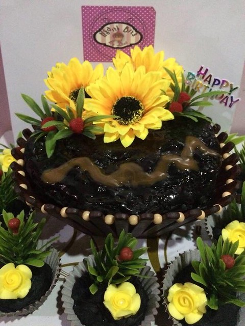 Flower Cake by Diwata Ochoco
