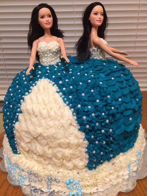 Twin Cake by Tiff Foster of Tiff'scakedecs