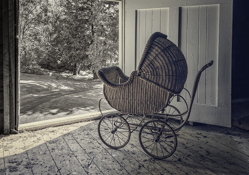 barn antiques babycarriage gilbertsville bracketed bracketted