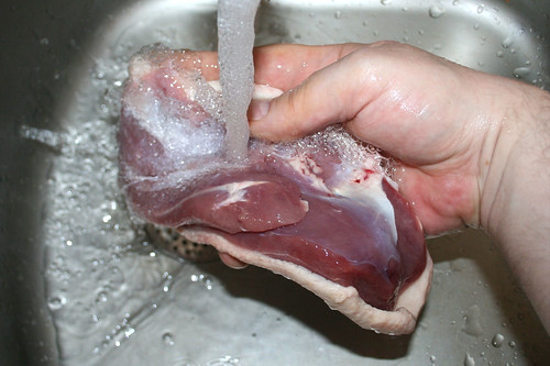 23 - Entenbrust waschen / Wash duck breast