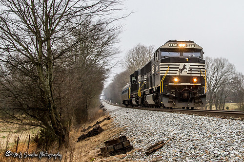 rail railroad railway engine locomotive track power horsepower train transportation work outdoor outdoors vehicle unit scanlon canon 7d wow rural countryside fayette county piperton tennessee highway 57 winter freight car boxcar fra federal association dotx ns 6921 7026 metroliner conversion passenger gloomy cold