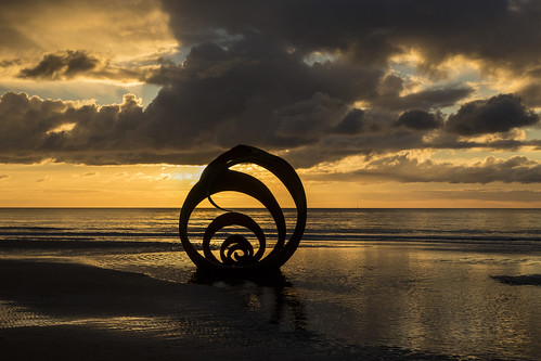 cleveleys lancashire marysshell fylde sunset goldenhour dusk beach sculpture