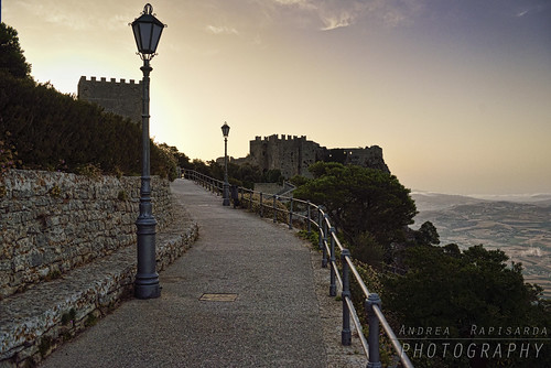 castle sunrise landscape nikon italia alba sicily castello lampioni sicilia paesaggio erice 2470mmf28 ©allrightsreserved