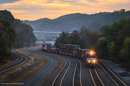 railroad mountains clouds sunrise ns trains trainyard norfolksouthern bluefield