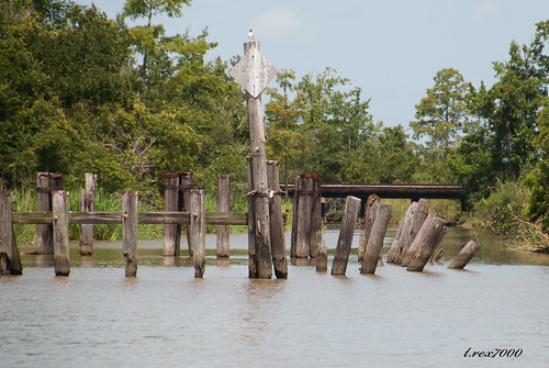 old railroad bridge pier alabama pilings mobileriver trex7000