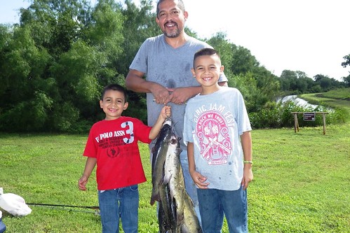 kids youth fishing education texas catfish derby usfws hatchery uvalde vamosapescar