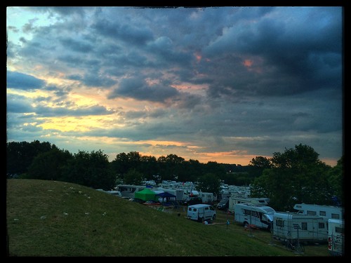 apple sunrise lemans campsite beausejour iphone 5s snapseed iphone5s