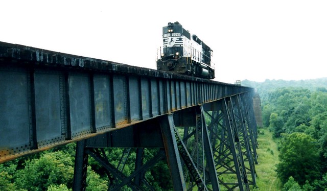 Engine 5098 entering Farmville, Virginia on July 15, 2005 for the last time - High Bridge Trail State Park, Virginia