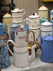 Tinware coffee pots - Photo of Langoëlan