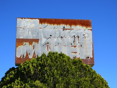 rural arizona valentine vintagemotel rust neon metalsign vintagesign abandoned bypassed route66