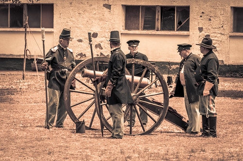 fortstanton uniforms usa historic soldiers cannon newmexico unitedstates usarmy firing reenactment