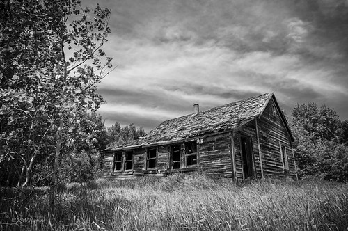 blackandwhite abandoned monochrome farmhouse abandonment