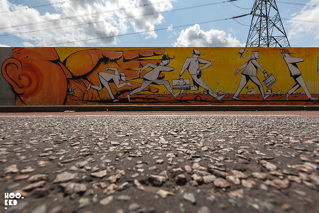 Italian Street artist Giacomo Bufarini aka RUN, Street Art Mural in E16, London. Photo ©Hookedblog