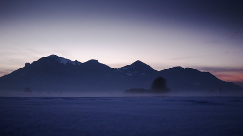nebel frost schnee blauestunde berge alpen hochplatte grassauachental chiemgau oberbayern deutschland landschaft mft lumixgx7 gx7