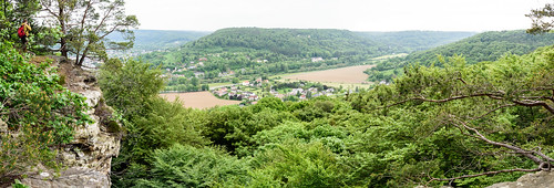 panorama cliff mountains tree nature forest germany de deutschland photography places eifel luxembourg luxemburg rheinlandpfalz echternacherbrück echternach grandduchyofluxembourg shootingtechniques lens:maker=nikon lens:aperture=3545 lens:focallength=1835 lens:type=afsnikkor1835mmf3545ged