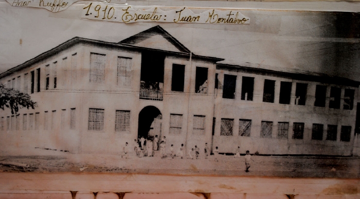 1910 Escuela Juan Montalvo