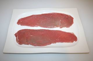 01 - Zutat Kalbsschnitzel / Ingredient veal cutlets