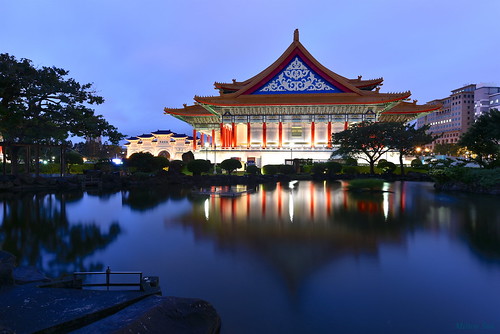 concerthall freedomsquare taipeicity taiwan nightscene longexposure architecture dusk building nightphotography pond bluehour evening sunrise sunset reflection bright scenery outdoor 國家音樂廳 自由廣場 光華池