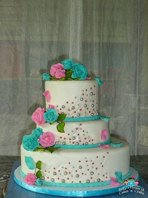 Wedding Cake by Betty's House of Cakes 'n' Crafts