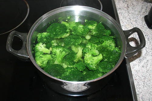 19 - Broccoli blanchieren / Blanch broccoli