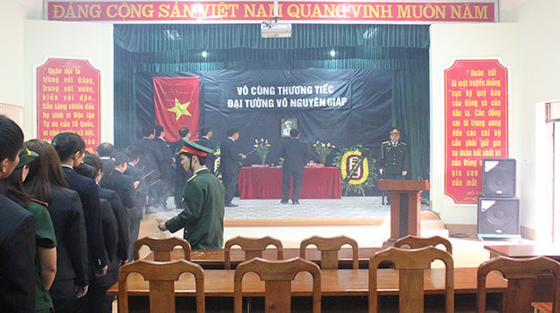 Trường Cao đẳng nghề số 1 - BQP Tổ chức Lễ viếng Đại tướng Võ Nguyên Giáp