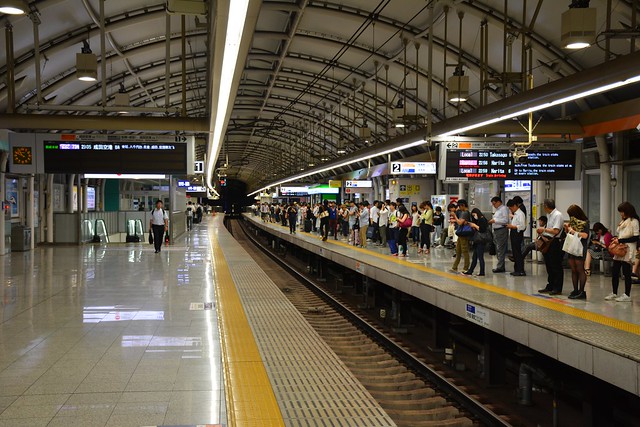 京成日暮里駅：成田方面のりば