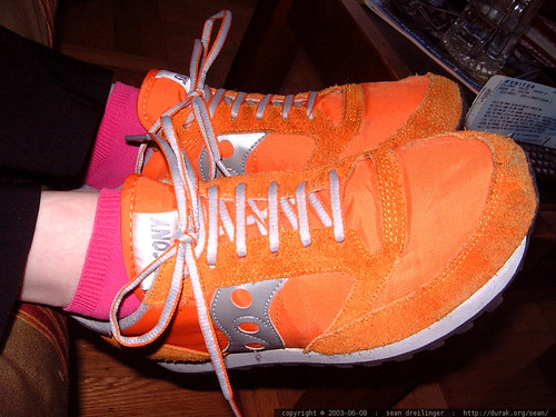 orange saucony running shoes and pink socks   dscf5260