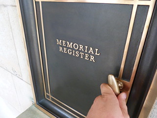 Aquí se guardan los libros de registros y de visitantes al cementerio de la I Guerra Mundial