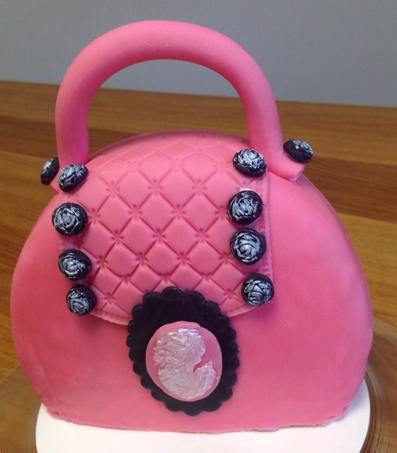 Handbag Cake by Cakes'n'Cookies