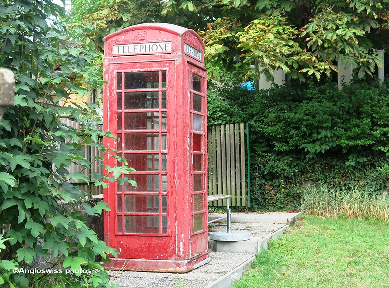 English Telephone box Pintli restaurant Feldbrunnen