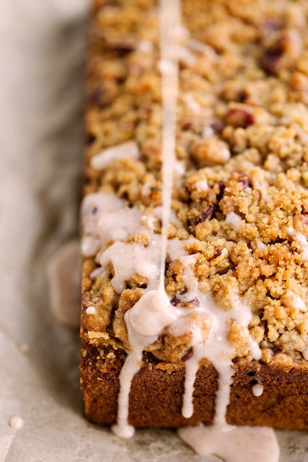 drizzling coffee cake with pumpkin spice icing 