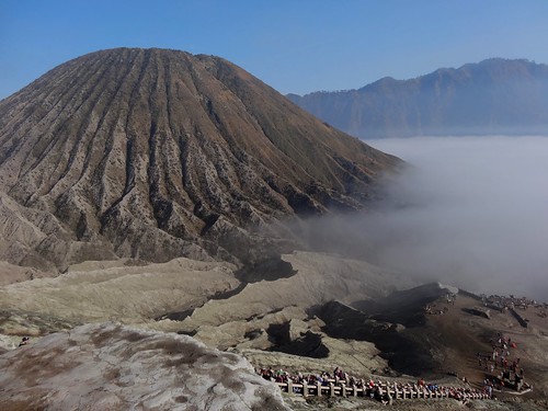 sea mountain nature stairs indonesia landscape volcano java nationalpark sand jeep caldera bromo semeru tengger 2470m