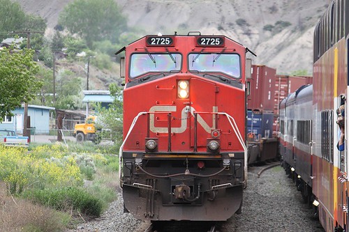 canada cn train britishcolumbia railway locomotive ge ashcroft generalelectric canadiannational intermodal 2725 c449w
