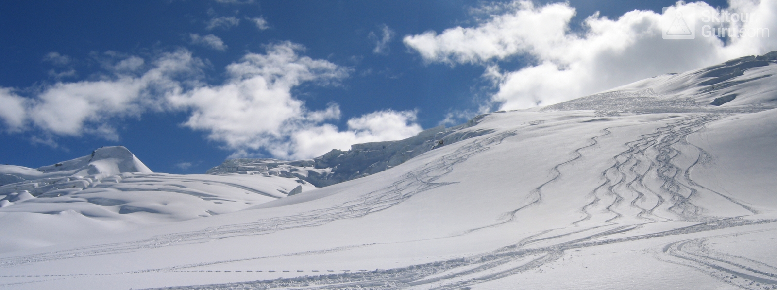 Alphubel:https://skitourguru.com/skialpova-tura/30-alphubel, Britanniahütte:https://skitourguru.com/chata/12-britannia-hutte, Saas Fee, Walliser Alpen:https://skitourguru.com/oblast/22-walliser-alpen-alpes-valaisannes, Switzerland:https://skitourg