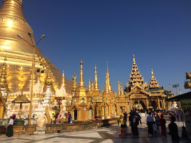 temple et pagode Shwedagon à Rangoon