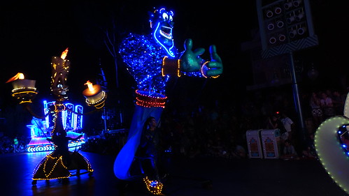 Disneyland Paint the Night Parade
