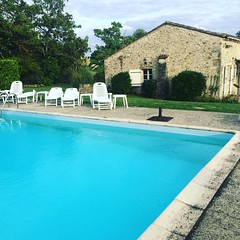 Oh did I mention there-s a pool too?! #relaxation #peacefull #holibobs #bouteau #france #fromwhereistand #igersfrance #igerslondon #igerssurrey - Photo of Merry-sur-Yonne
