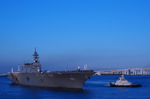 護衛艦 いずも 横浜港大さん橋入港 10 12 Saburahuのブログ