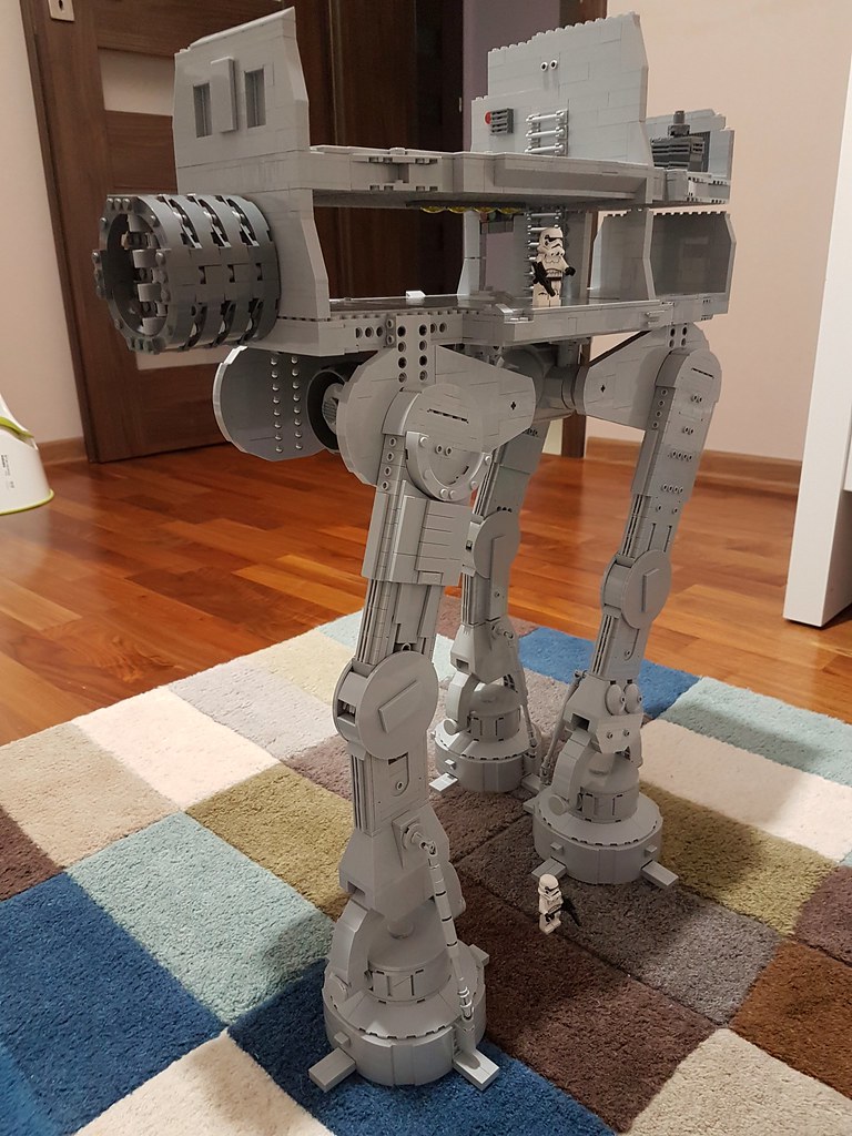 Finally... AT-AT stands!! I'm so proud :)