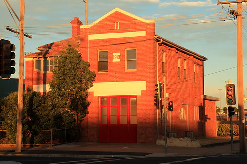dubbo newsouthwales abandoned firestation architecture building bricks closed disused decaying deserted empty evening facade history heritage sunset