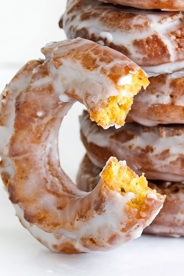 Pumpkin Old-Fashioned Doughnuts with Glaze - These are like your bakery style glazed cake donuts but so much better! #sourcreamdonuts #cakedoughnut #doughnut #donut #oldfashioneddoughnut | Littlespicejar.com @littlespicejar