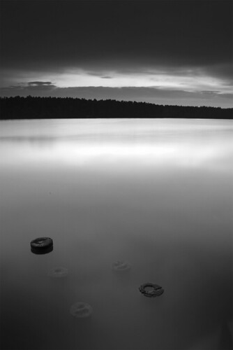 blackandwhite bw lake water landscape europa europe dusk mazury masuria blackandwhitelandscape tamronspaf1750mmf28xrdiiildasphericalif canoneos400d bwfp