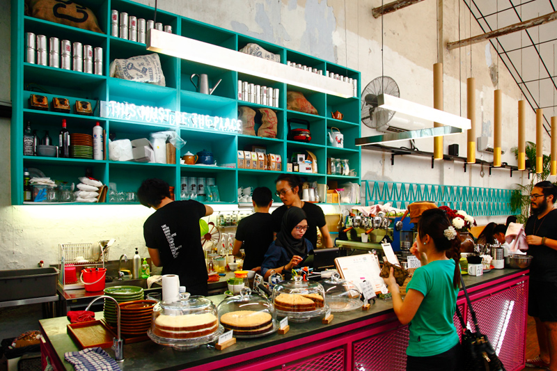Merchant's Lane Cafe Jalan Petaling Cake Counter