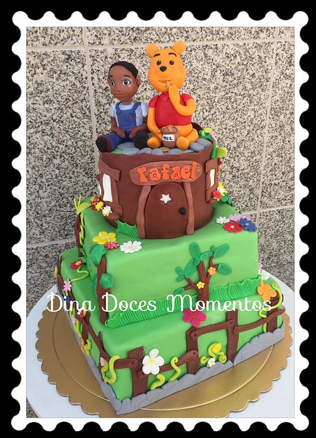 Cake by Dina Vinagre of Dina Doces Momentos