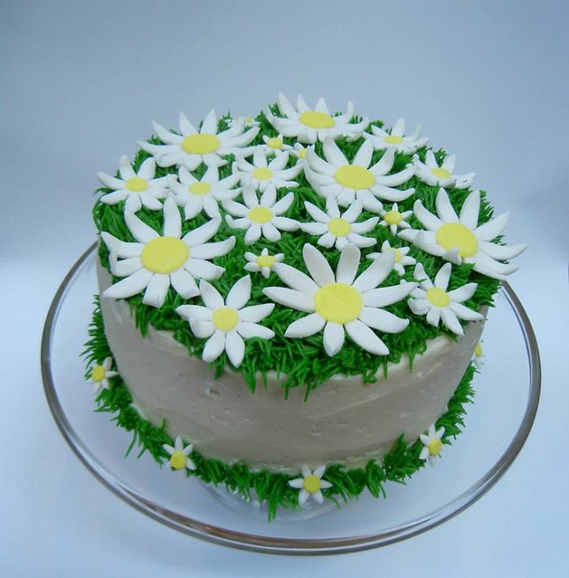 Daisies Cake by Ronna's Cakebook