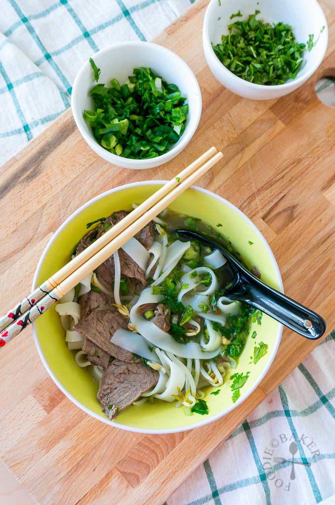 Vietnamese Pho (Beef Noodles Soup)