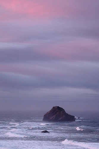 ocean morning usa oregon sunrise dawn coast us waves purple unitedstates overcast getty bandon seastack pacifc