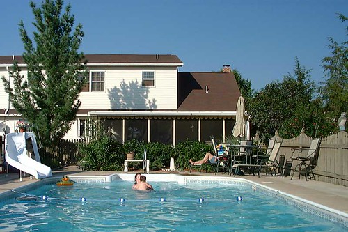 summer house swimmingpool reedsvillepa