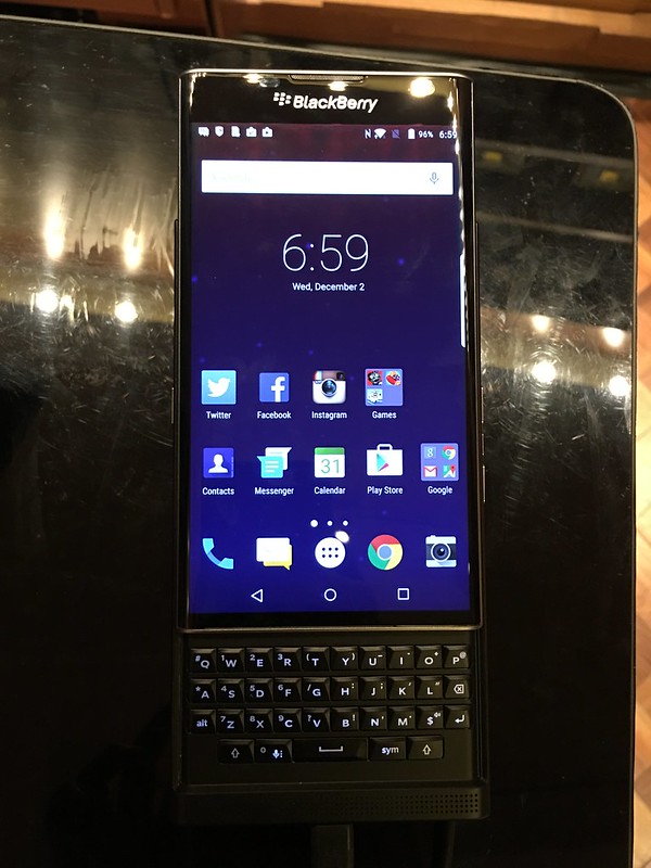 BlackBerry PRIV - Front Keyboard Slide Out