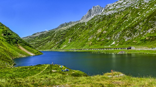 alps alpine pass schweiz switzerland mountain lake water frodeturer oberalp